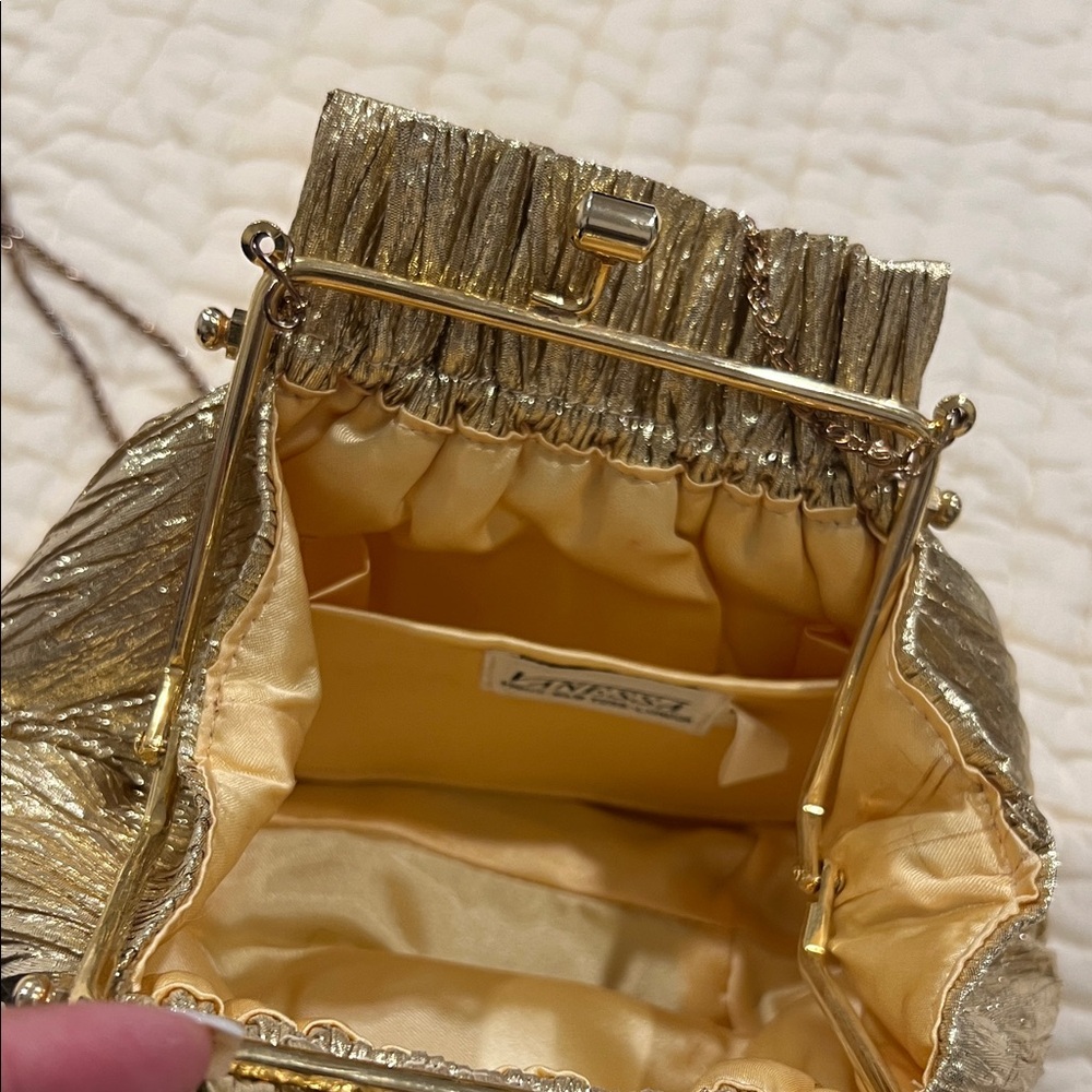 Vintage Gold Textured Evening Clutch - Picture 10 of 13